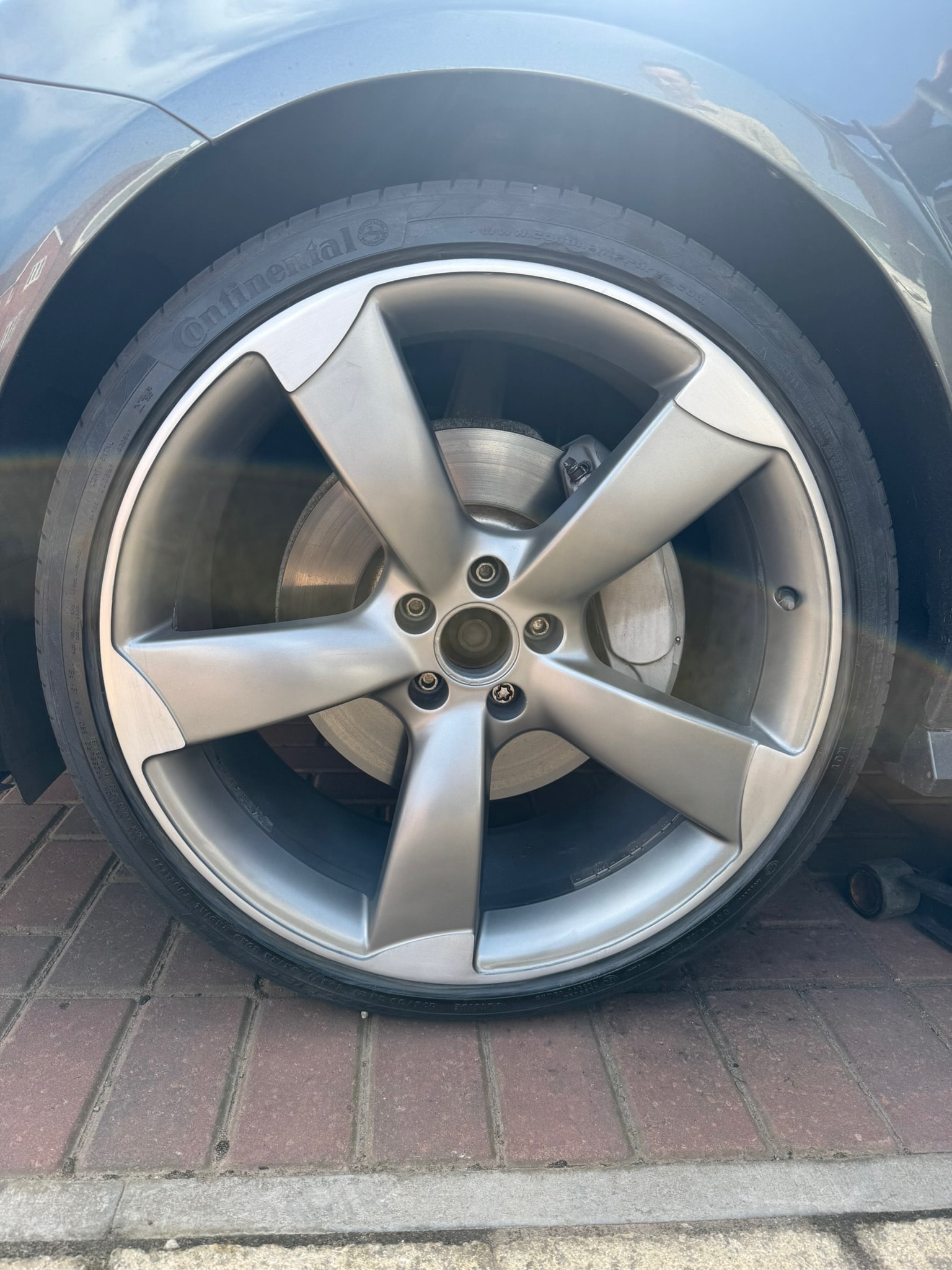 Kerb damage repair